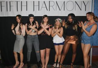 Camila Cabello feet photo thumbnail