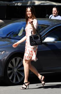 Emmy Rossum feet photo thumbnail