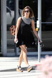 Caroline Flack feet photo thumbnail