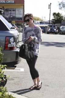 Lily Collins feet photo thumbnail