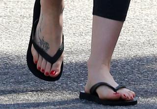 Lily Collins feet photo thumbnail