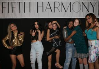 Camila Cabello feet photo thumbnail