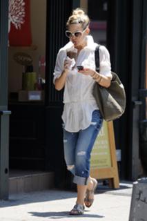 Kate Hudson feet photo thumbnail