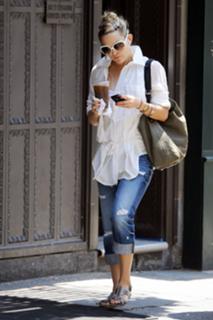 Kate Hudson feet photo thumbnail