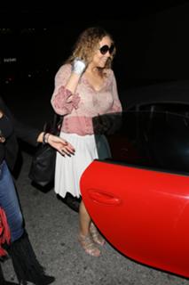Mariah Carey feet photo thumbnail