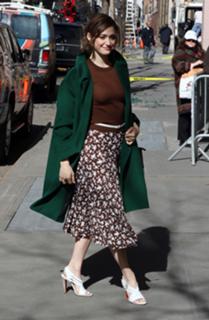 Emmy Rossum feet photo thumbnail