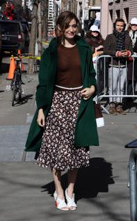 Emmy Rossum feet photo thumbnail
