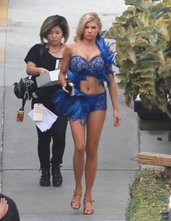 Charlotte McKinney feet photo thumbnail