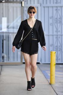 Katharine McPhee feet photo thumbnail