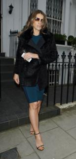 Elizabeth Hurley feet photo thumbnail