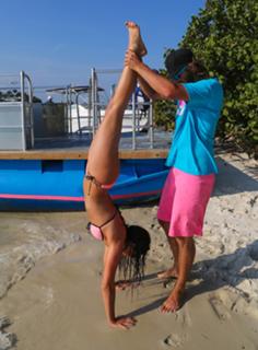Claudia Romani feet photo thumbnail