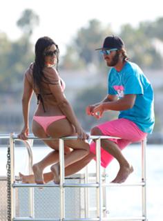 Claudia Romani feet photo thumbnail