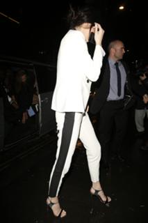 Kendall Jenner feet photo thumbnail