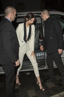 Kendall Jenner feet photo thumbnail