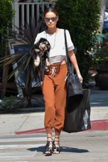 Jamie Chung feet photo thumbnail