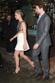 Jennifer Lawrence feet photo thumbnail