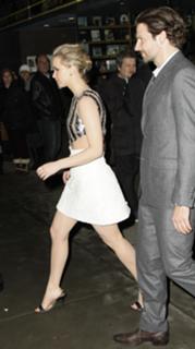Jennifer Lawrence feet photo thumbnail