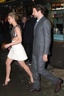 Jennifer Lawrence feet photo thumbnail