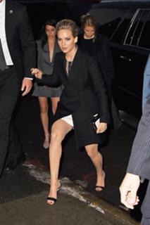 Jennifer Lawrence feet photo thumbnail