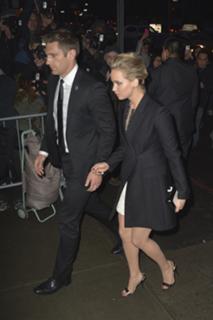 Jennifer Lawrence feet photo thumbnail