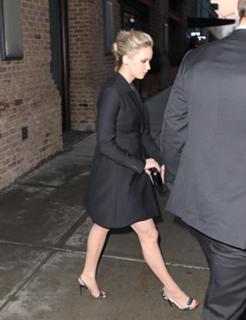 Jennifer Lawrence feet photo thumbnail