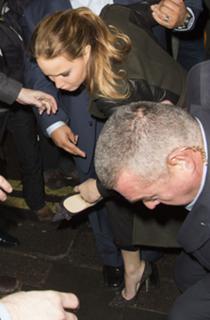 Jennifer Lawrence feet photo thumbnail