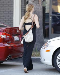 Jennifer Lawrence feet photo thumbnail