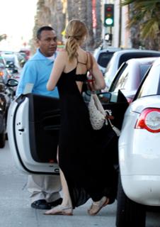 Jennifer Lawrence feet photo thumbnail