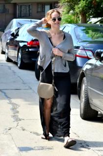 Jennifer Lawrence feet photo thumbnail