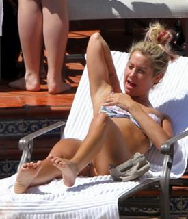 Ashley Tisdale feet photo thumbnail