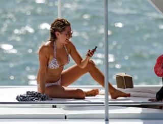 Ashley Tisdale feet photo thumbnail