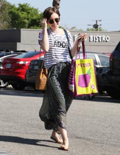 Lily Collins feet photo thumbnail