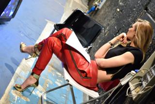 Ilary Blasi feet photo thumbnail