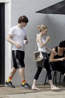 Emma Roberts feet photo thumbnail