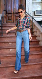 Katie Holmes feet photo thumbnail