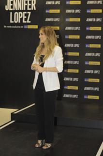 Jennifer Lopez feet photo thumbnail