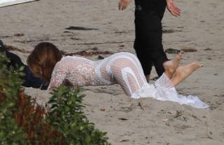 Cindy Crawford feet photo thumbnail
