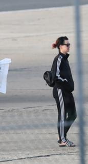 Katy Perry feet photo thumbnail