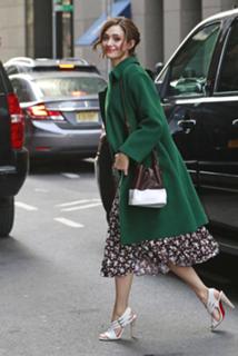 Emmy Rossum feet photo thumbnail