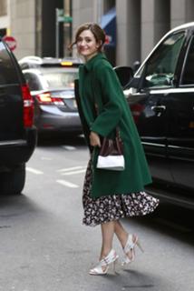 Emmy Rossum feet photo thumbnail