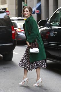 Emmy Rossum feet photo thumbnail