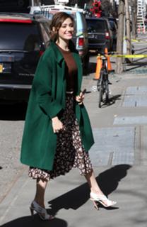 Emmy Rossum feet photo thumbnail