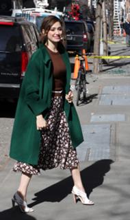 Emmy Rossum feet photo thumbnail