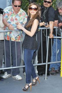 Alyssa Milano feet photo thumbnail
