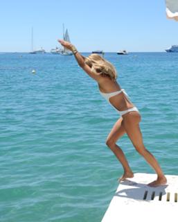 Kimberley Garner feet photo thumbnail