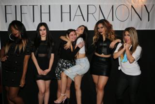 Camila Cabello feet photo thumbnail