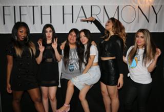 Camila Cabello feet photo thumbnail