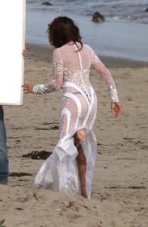 Cindy Crawford feet photo thumbnail