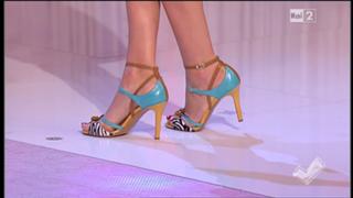 Caterina Balivo feet photo thumbnail