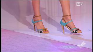 Caterina Balivo feet photo thumbnail